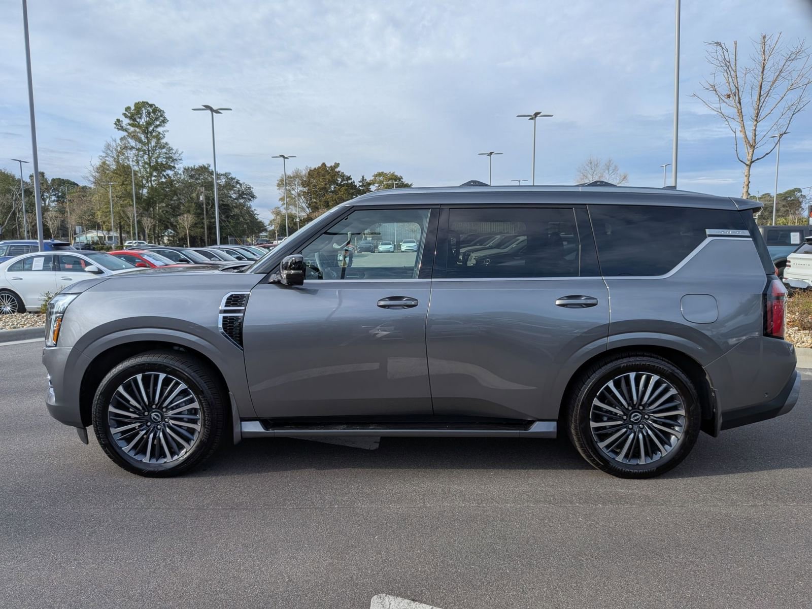 Used 2025 Nissan Armada Platinum Reserve image 6