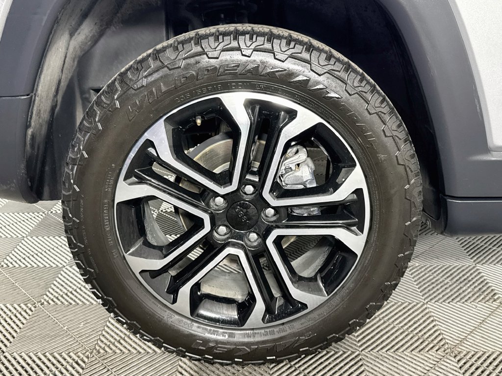 Used 2022 Jeep Compass Limited AWD/4WD image 30