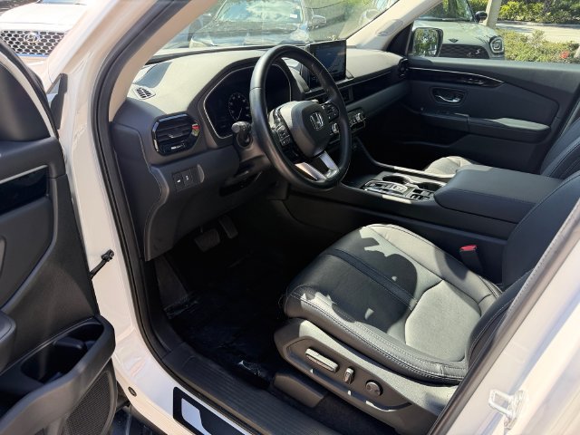 Used 2024 Honda Pilot Touring image 11