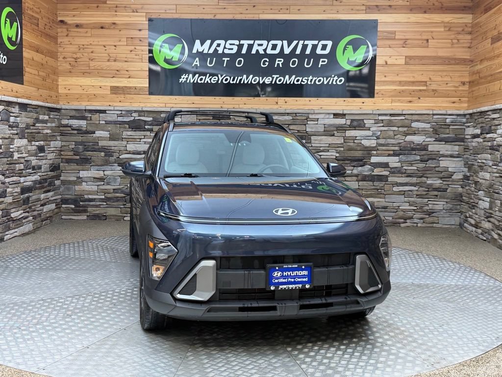 Used 2024 Hyundai Kona SEL AWD/4WD image 2