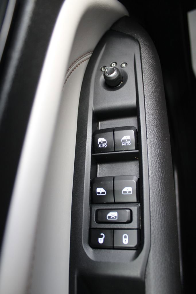 Used 2025 Jeep Compass Limited AWD/4WD image 22
