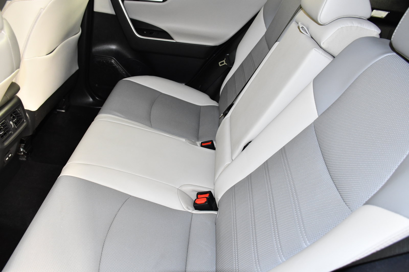 Used 2022 Toyota RAV4 Limited w/ Limited Grade Weather Package AWD/4WD image 49