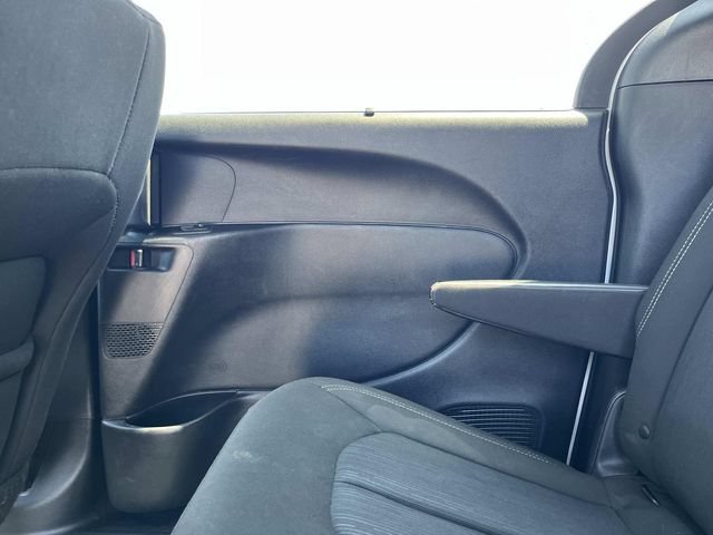 Used 2020 Chrysler Pacifica Touring w/ S Appearance Package FWD image 22