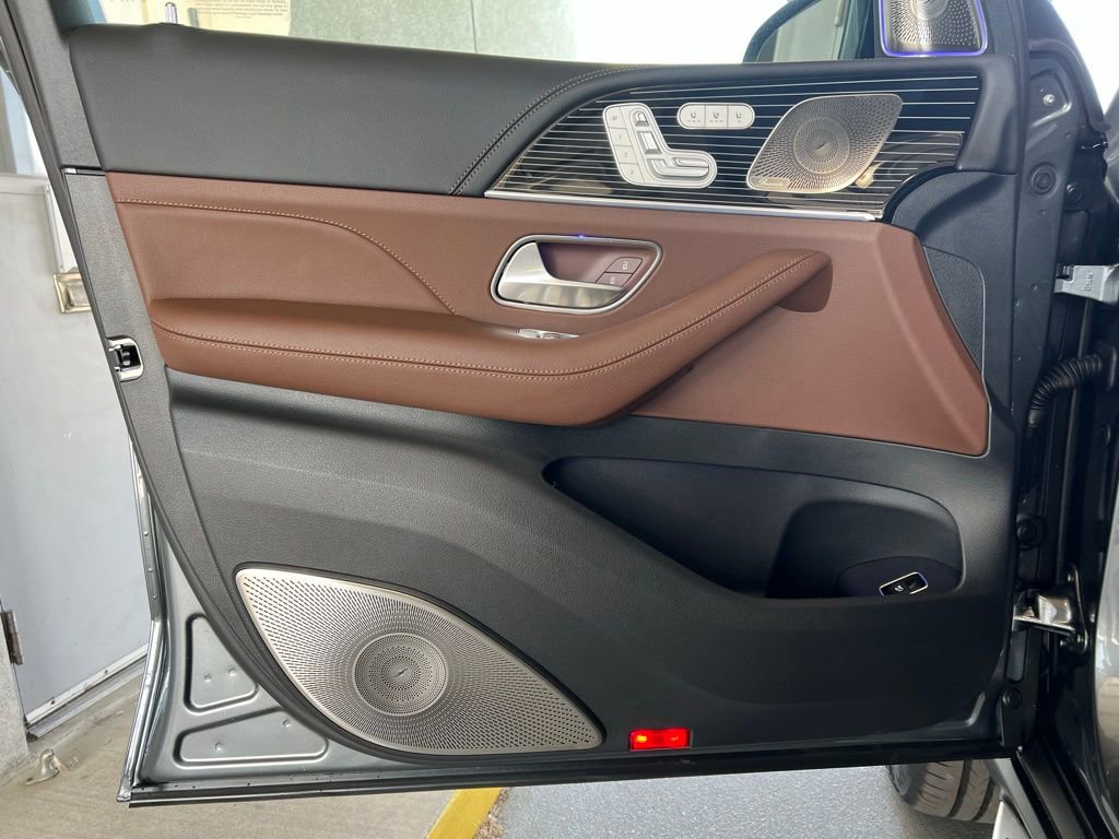 New 2026 Mercedes-Benz GLS 580 4MATIC image 10
