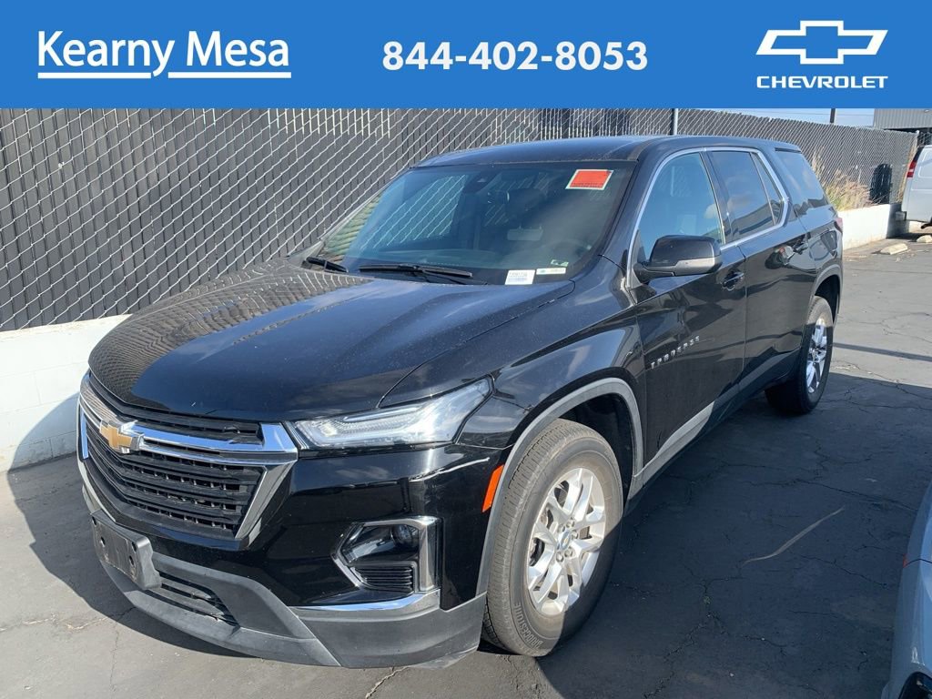 Used 2023 Chevrolet Traverse LS FWD image 1