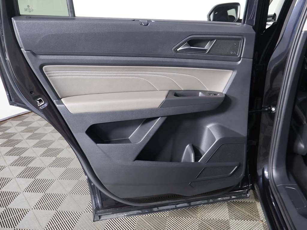 Used 2023 Volkswagen Atlas SEL Premium AWD/4WD image 29