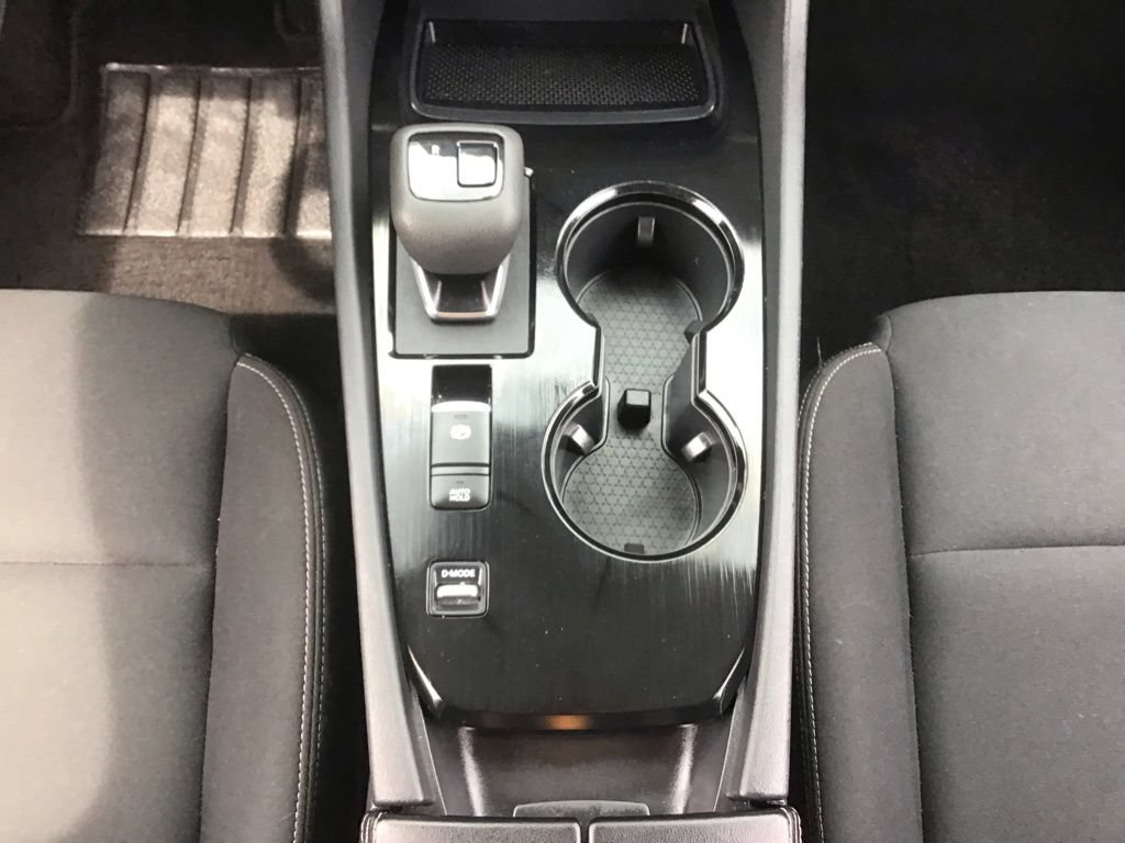 Used 2025 Nissan Rogue S FWD image 13