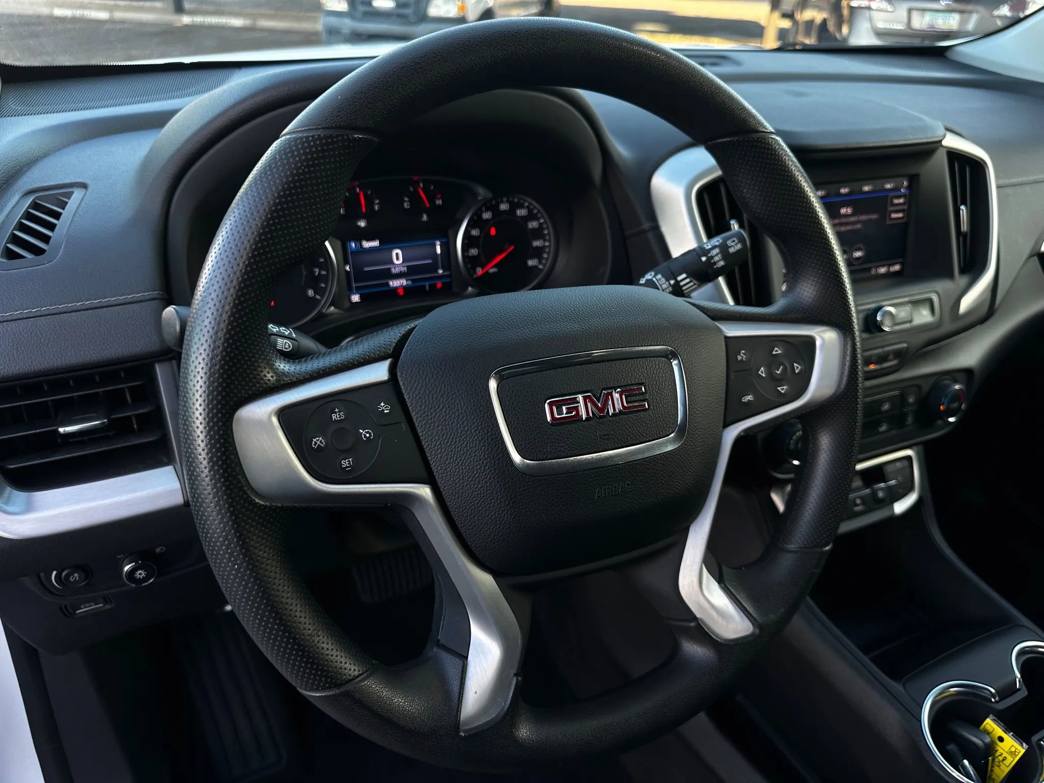 Used 2023 GMC Terrain SLE image 11