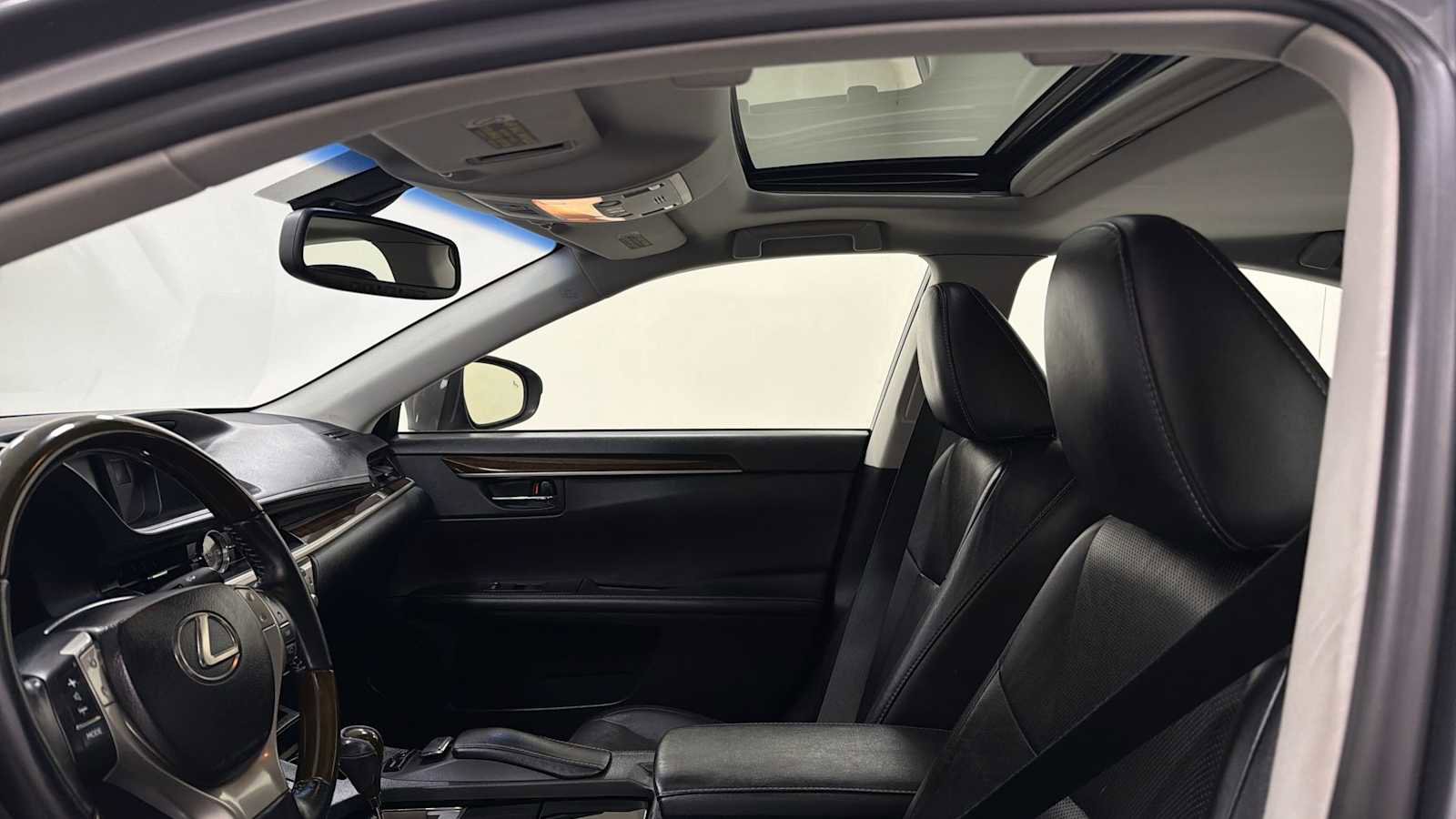 Used 2014 Lexus ES 350 w/ Luxury Package FWD image 24