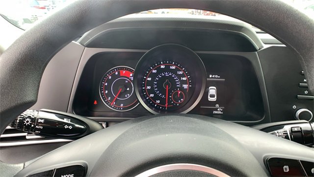 Used 2023 Hyundai Elantra SE image 14