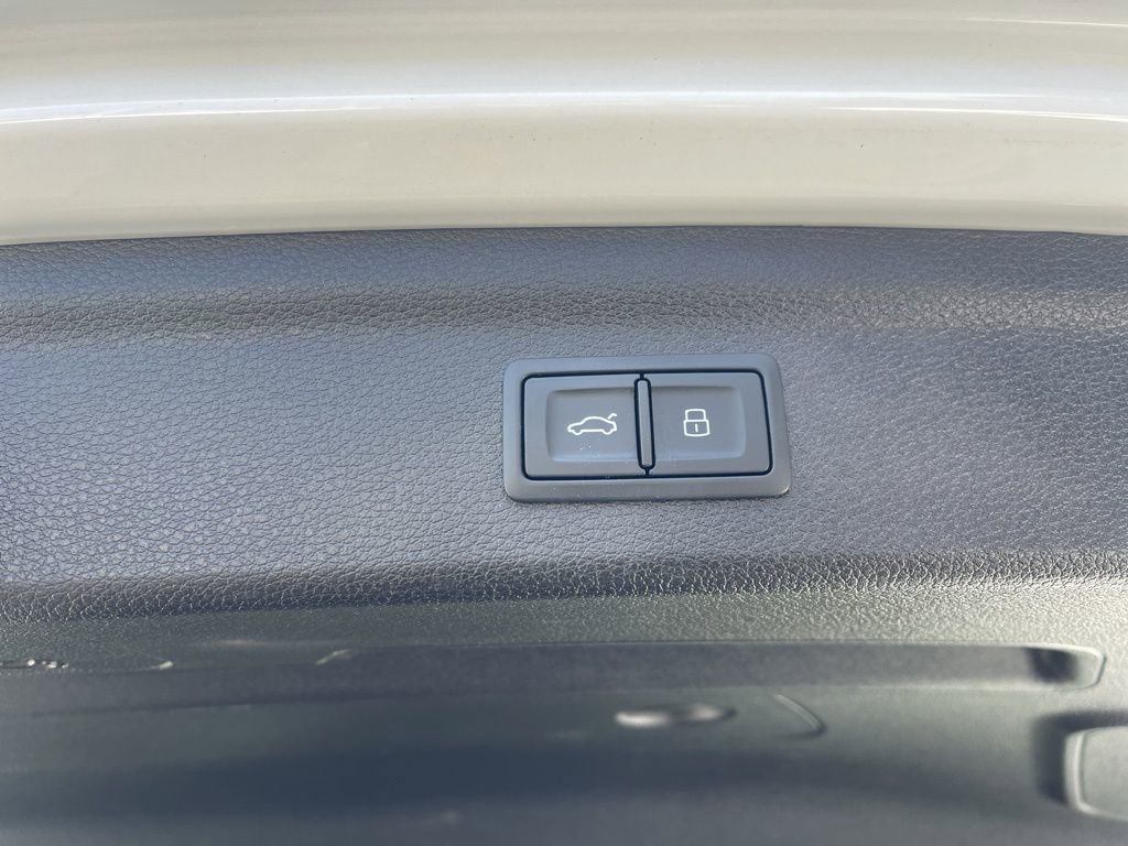 Used 2023 Audi Q3 2.0T Premium image 24