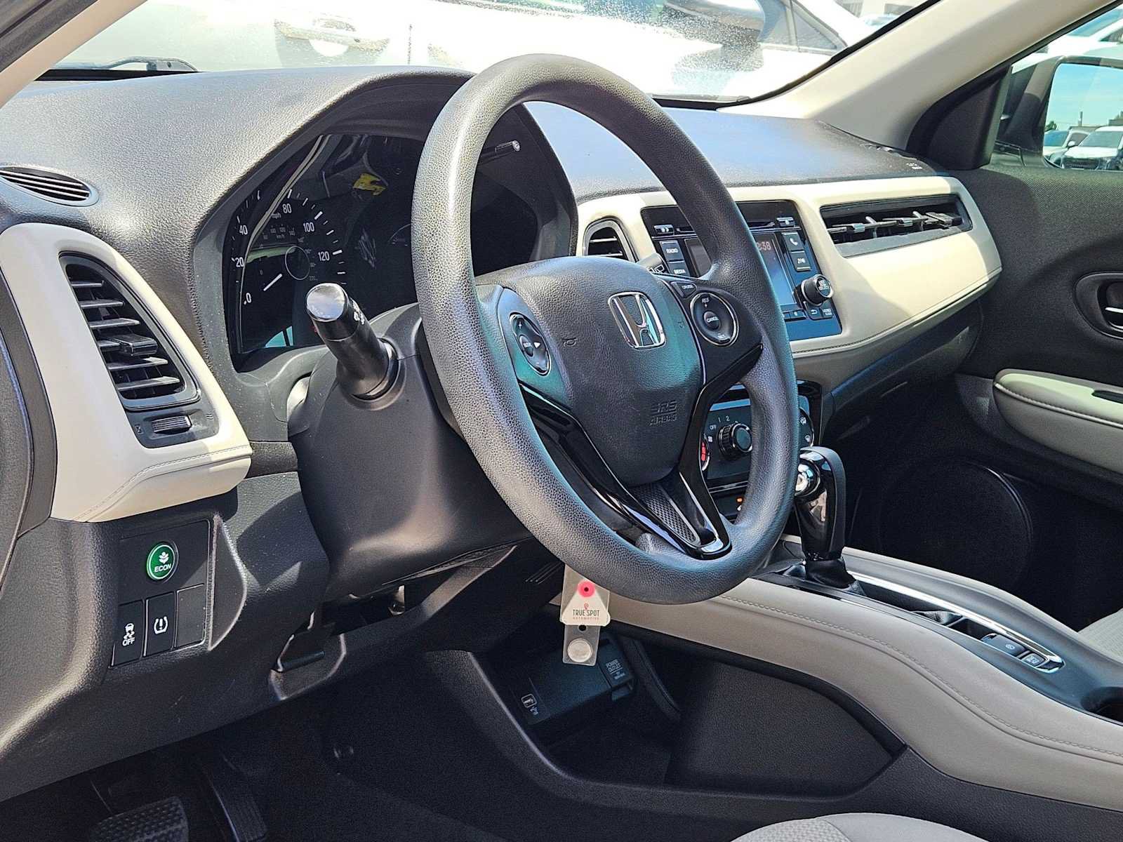 Used 2020 Honda HR-V LX image 2