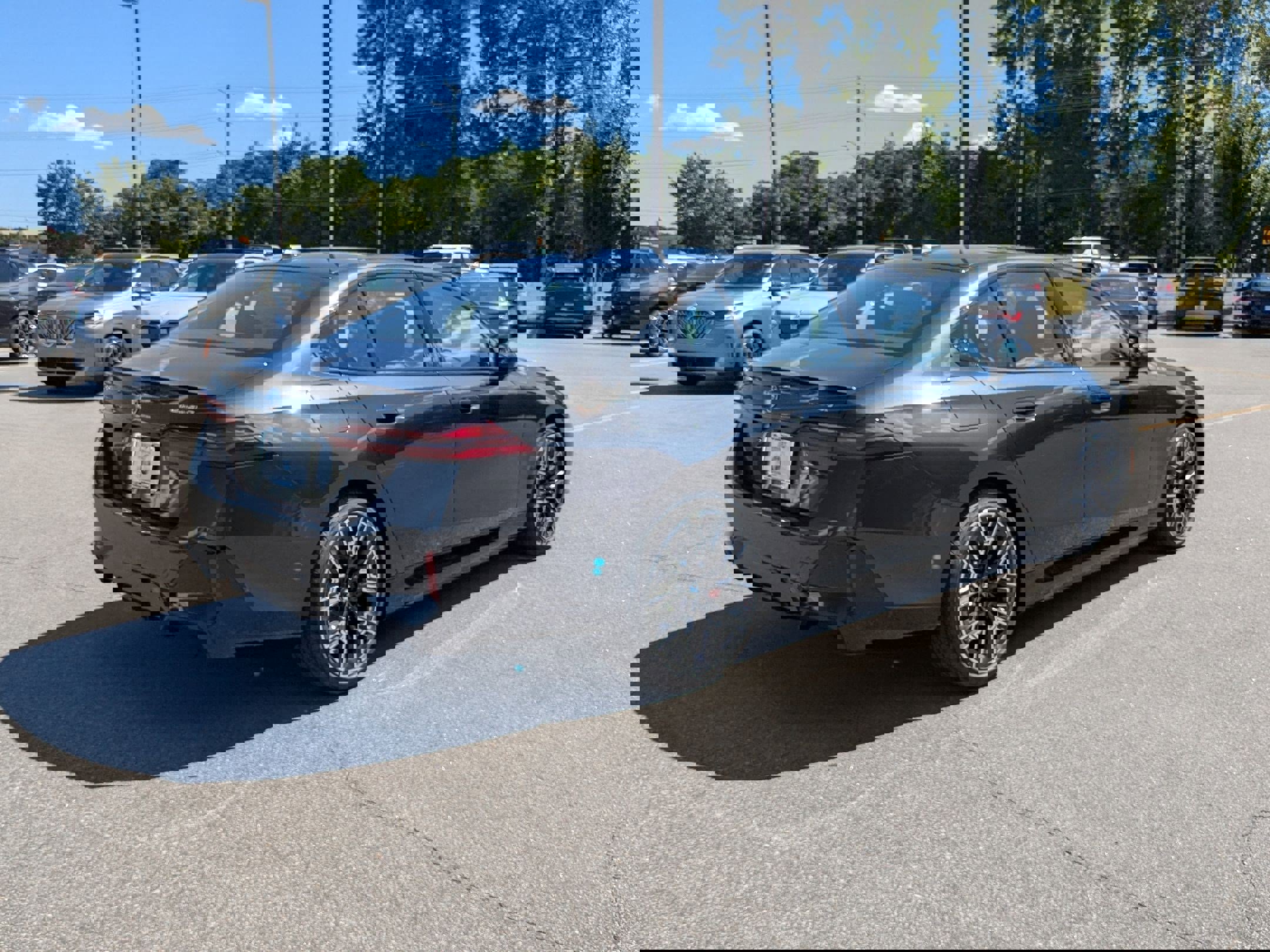 New 2026 BMW i5 eDrive40 w/ M Sport Package image 3