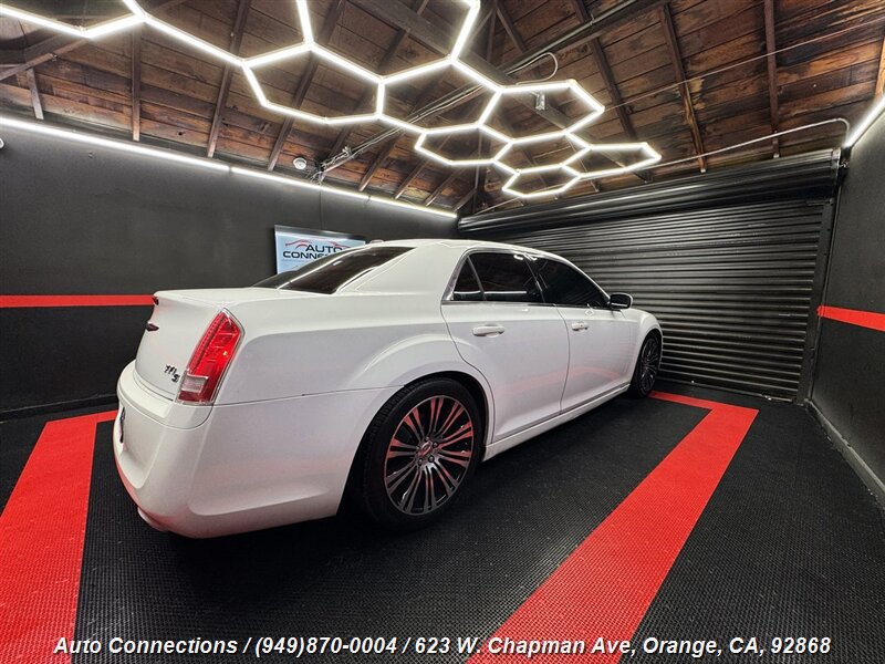 Used 2012 Chrysler 300 S RWD image 3