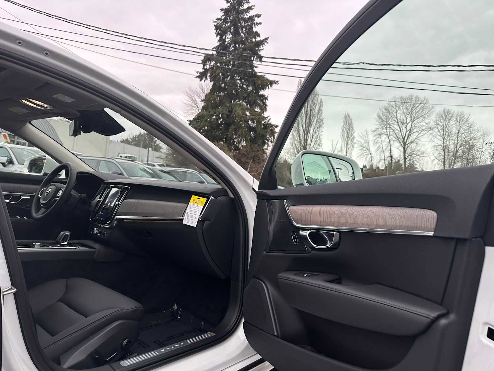 New 2025 Volvo S90 B6 Plus w/ Protection Package Premier image 11