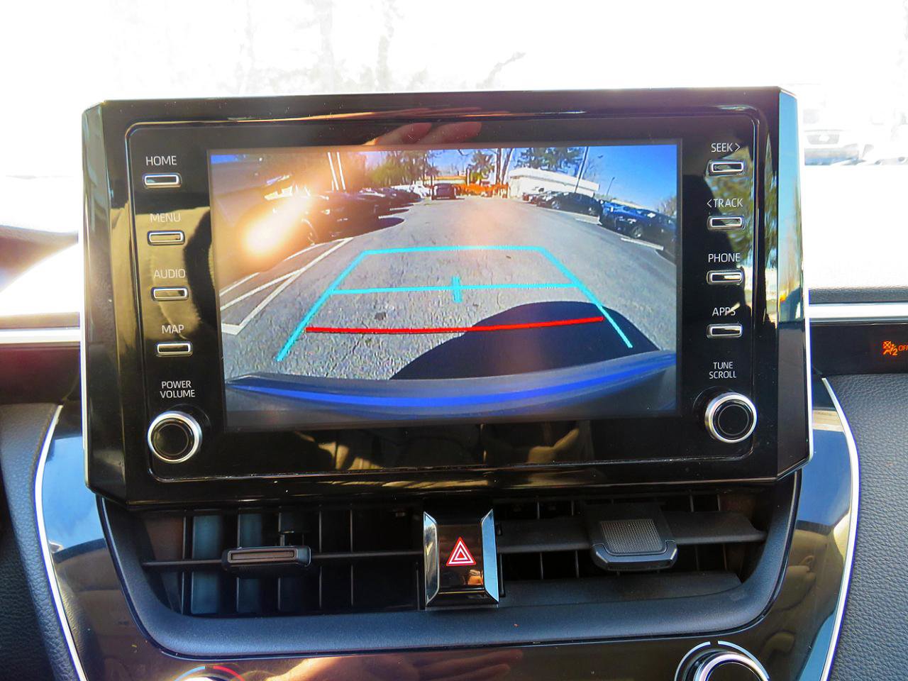 Used 2020 Toyota Corolla LE FWD image 29