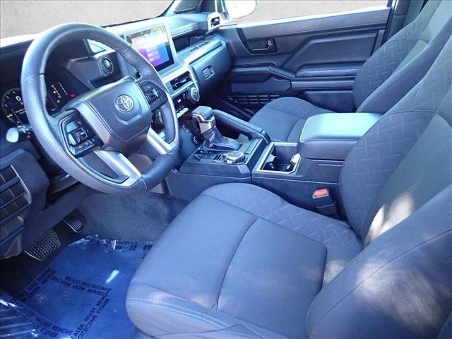 Certified 2025 Toyota Tacoma SR5 AWD/4WD image 10
