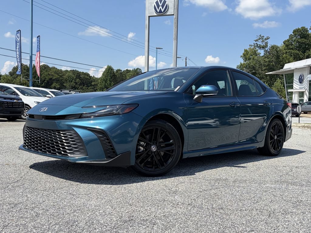Used 2025 Toyota Camry SE FWD video 1