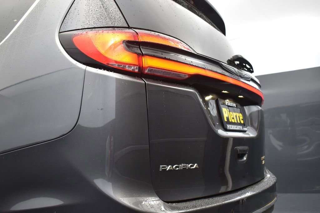 Used 2021 Chrysler Pacifica Limited w/ Premium & Safety Sphere Group AWD/4WD image 26