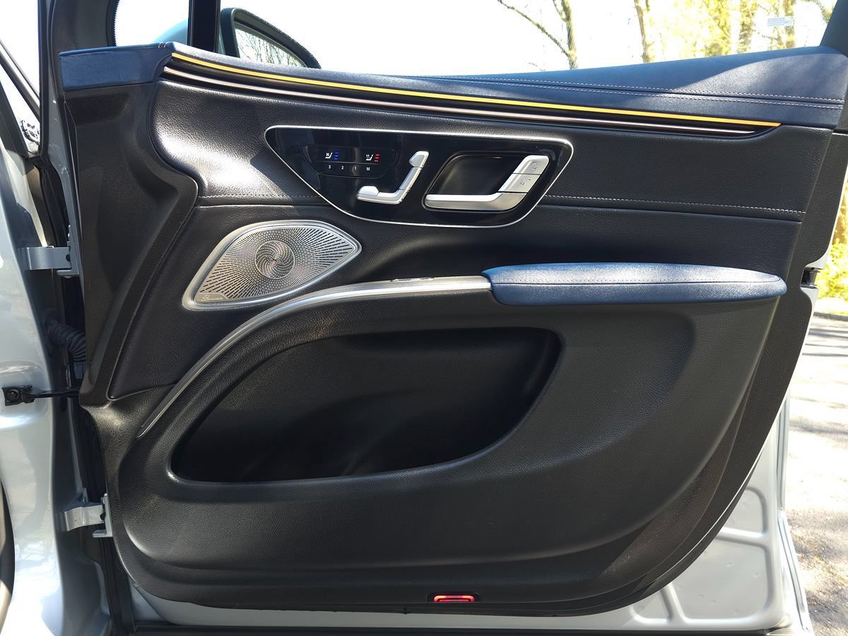 Used 2023 Mercedes-Benz EQS 450+ SUV image 23
