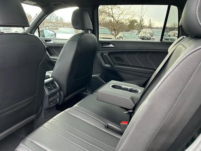 Used 2022 Volkswagen Tiguan SE R-Line image 12