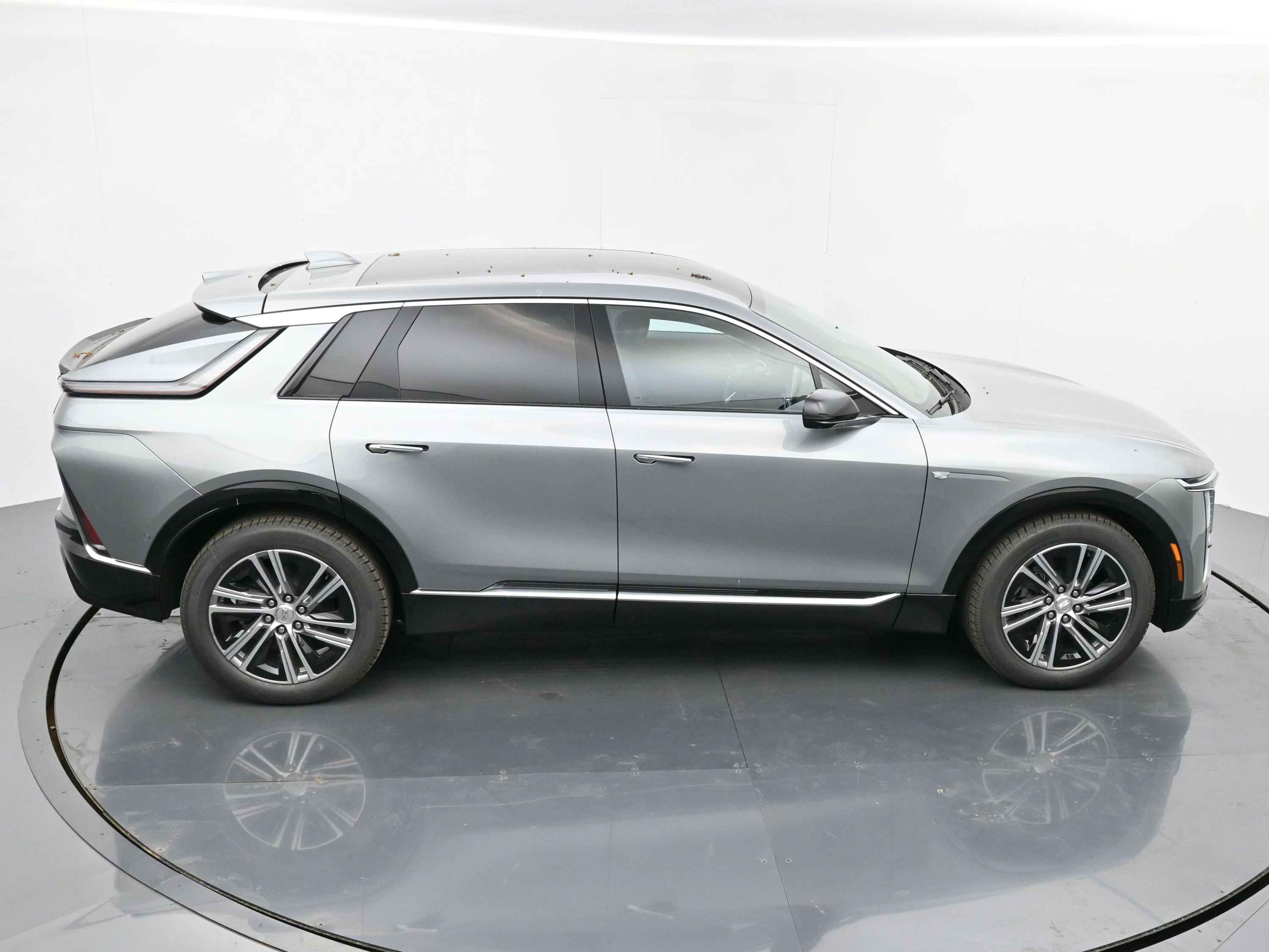 New 2025 Cadillac Lyriq Luxury image 28