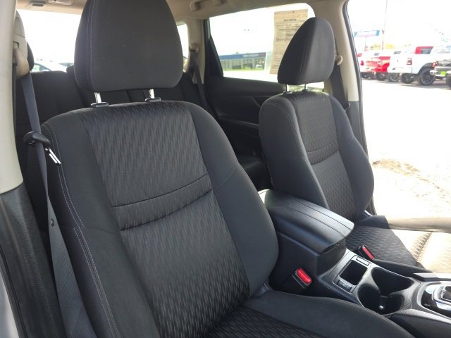 Used 2019 Nissan Rogue SV image 41