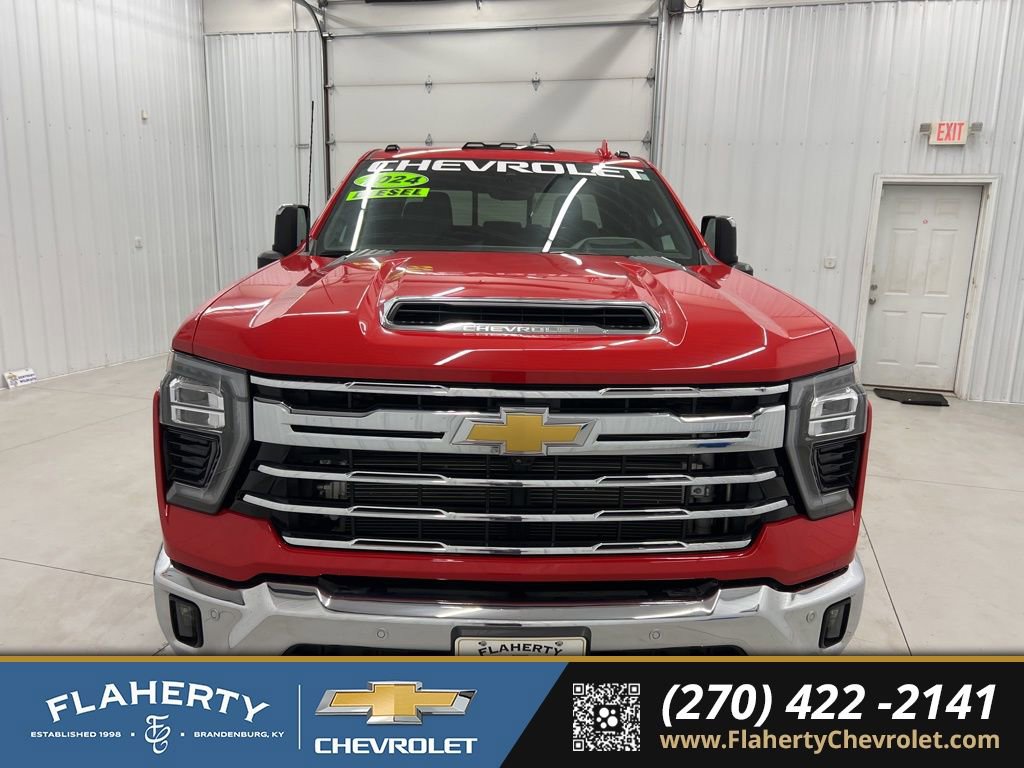 Used 2024 Chevrolet Silverado 3500 LTZ w/ LTZ Plus Package image 7