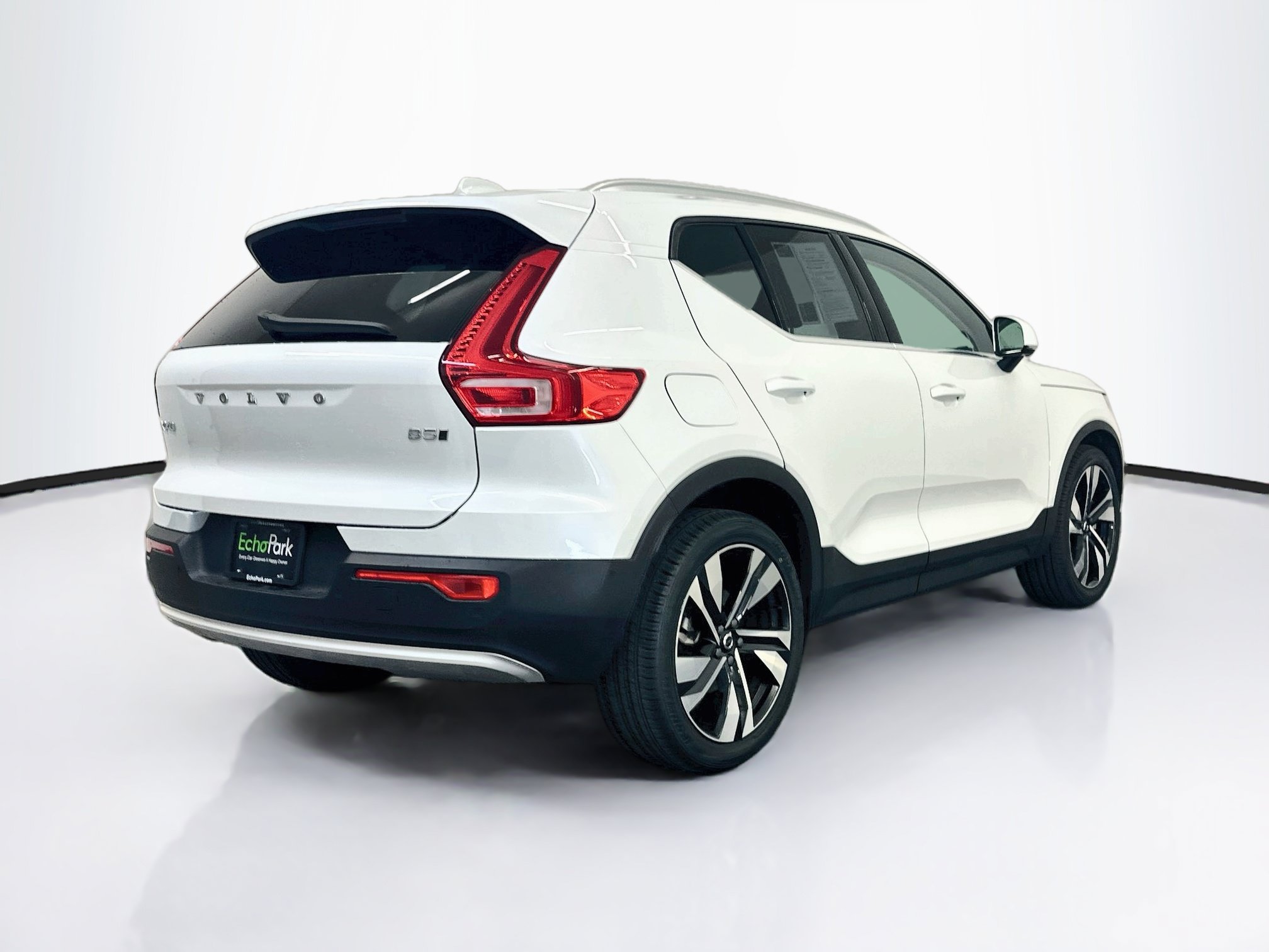 Used 2023 Volvo XC40 B5 Ultimate AWD/4WD image 9
