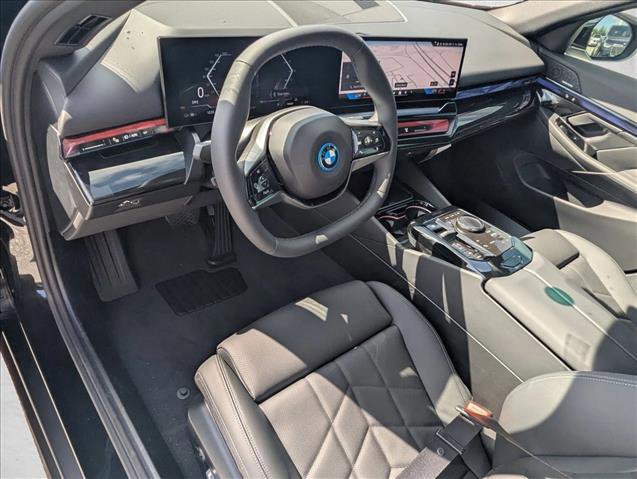 New 2026 BMW i5 eDrive40 w/ Convenience Package image 3
