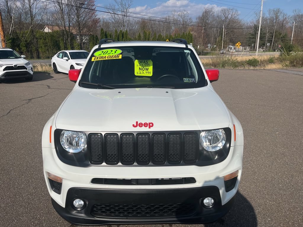 Used 2023 Jeep Renegade Latitude w/ Sun/Sound Group AWD/4WD image 9