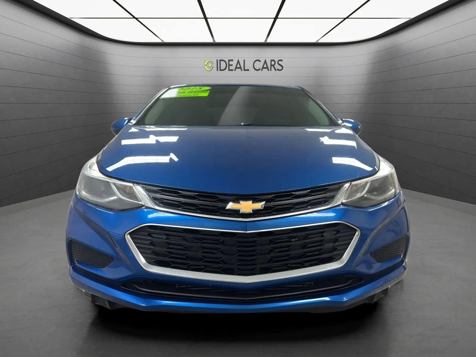 Used 2018 Chevrolet Cruze LT FWD image 2