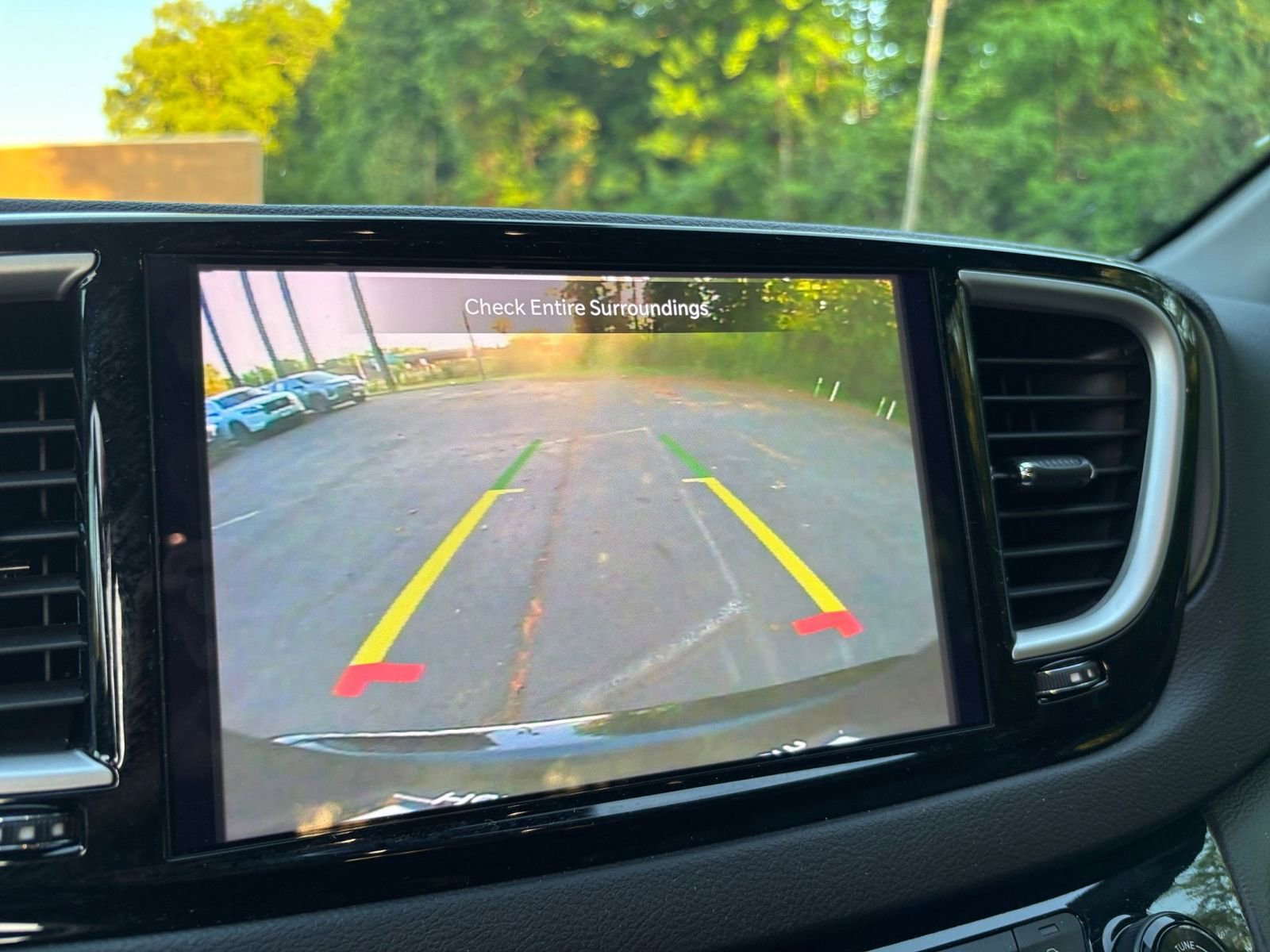 Used 2025 Chrysler Pacifica Select FWD image 24