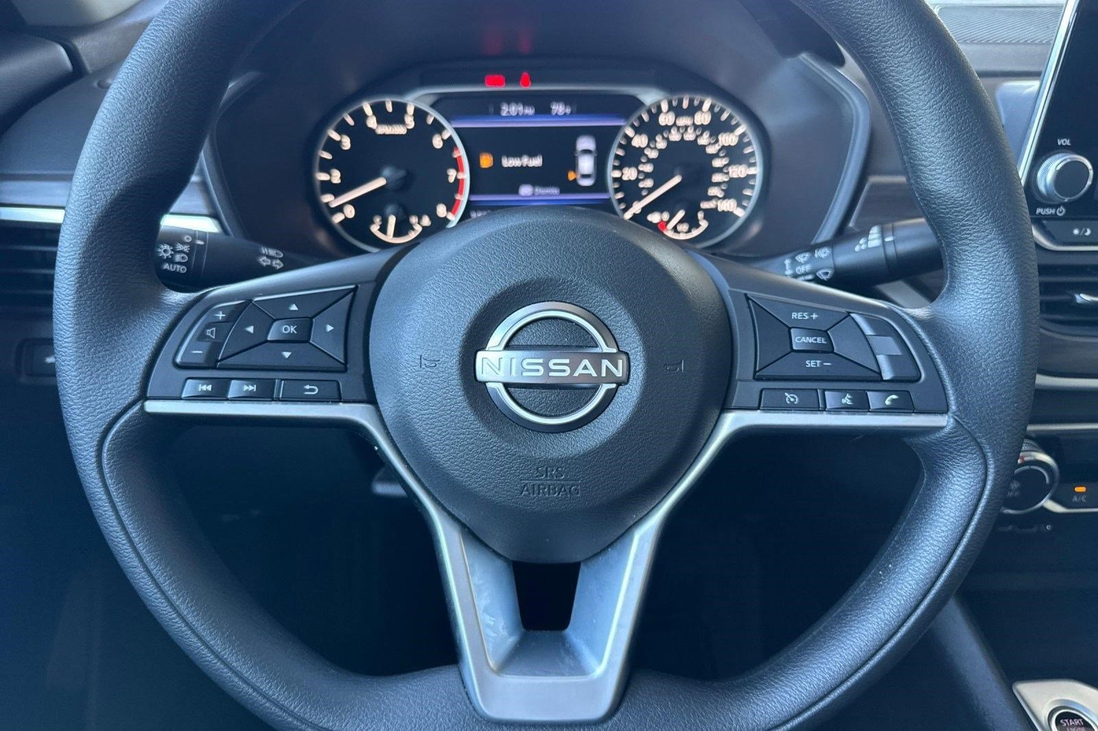Used 2025 Nissan Altima 2.5 SV FWD image 15