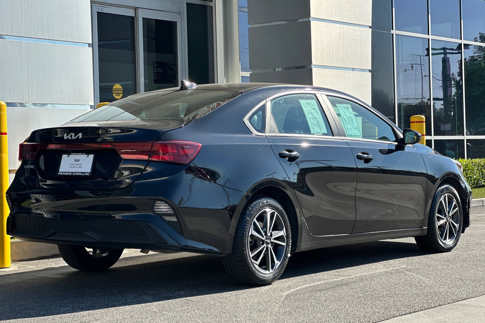 Used 2024 Kia Forte LXS image 4