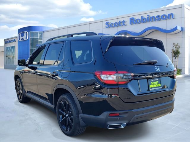 Certified 2025 Honda Pilot Black Edition image 3