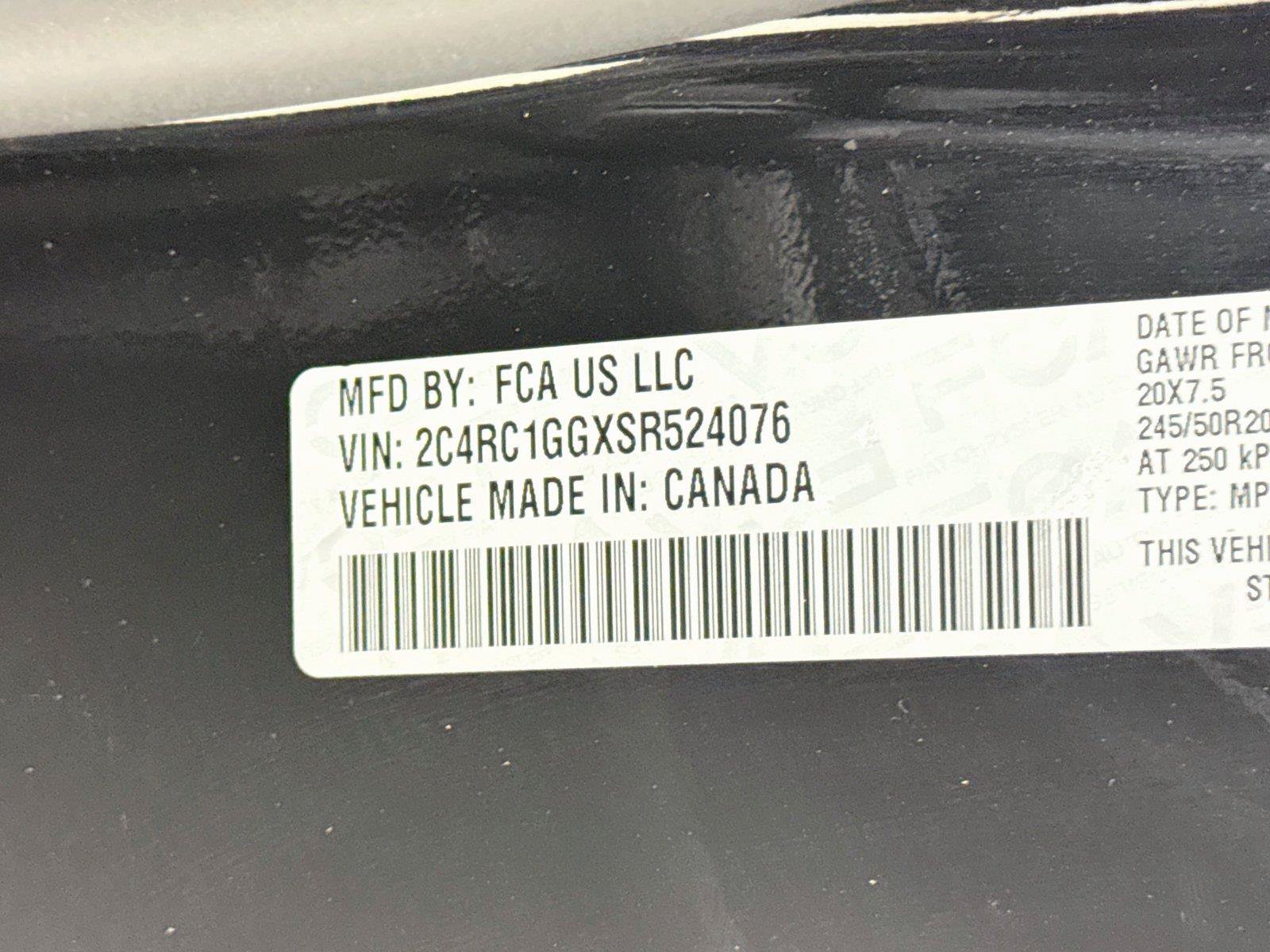 Used 2025 Chrysler Pacifica Limited FWD image 24