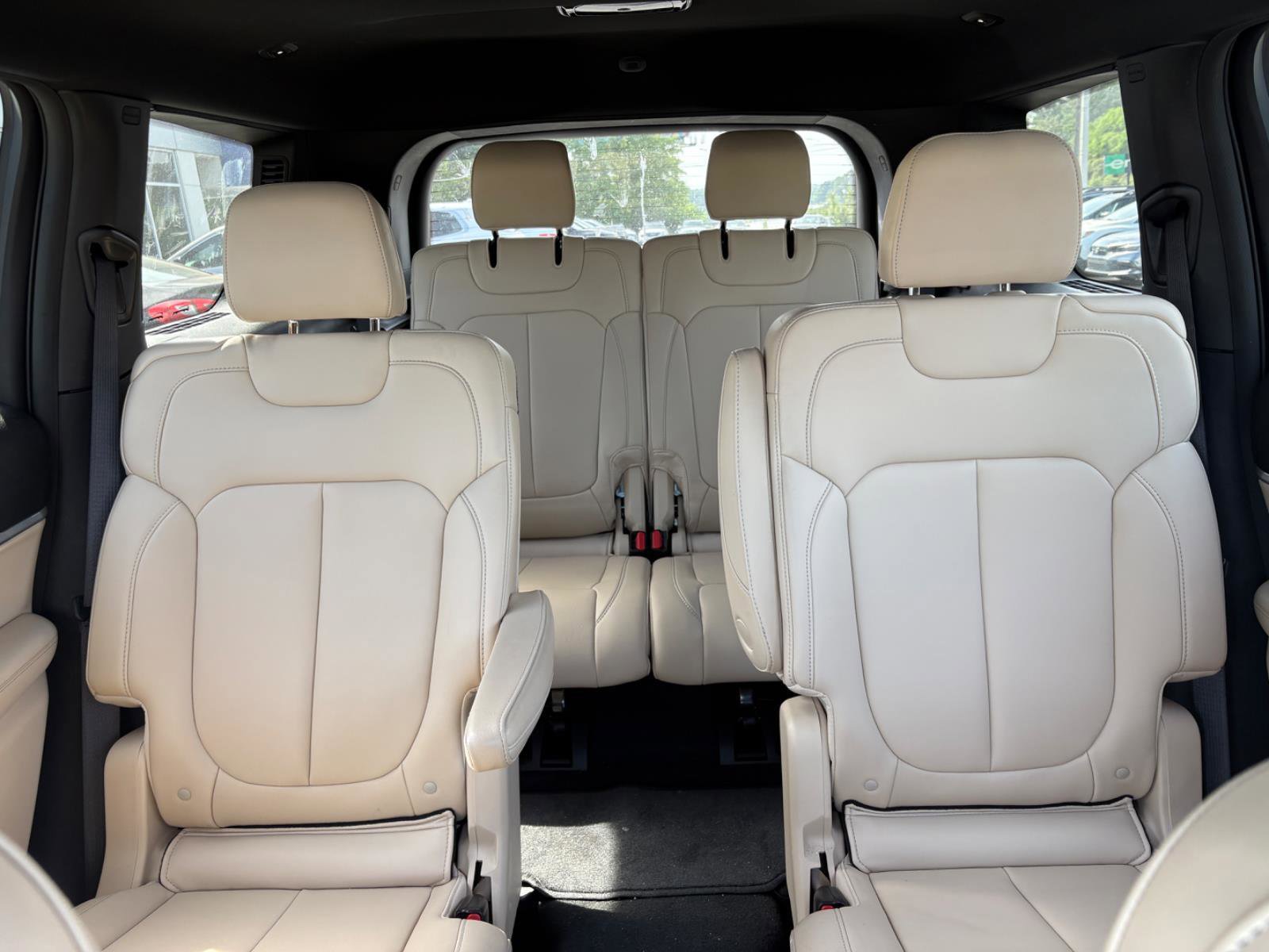 Used 2023 Jeep Grand Cherokee L Limited AWD/4WD image 19