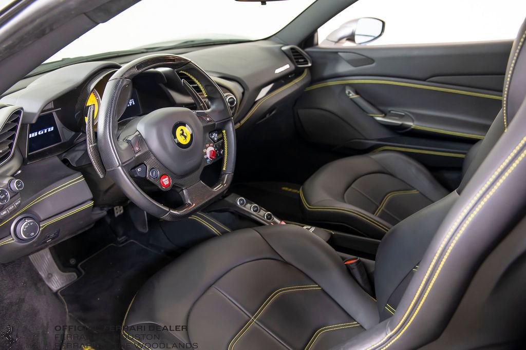 Certified 2018 Ferrari 488 GTB RWD image 4