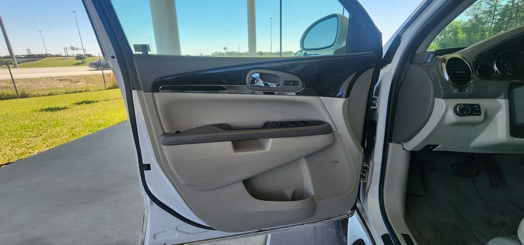 Used 2016 Buick Enclave Premium w/ Experience Buick Package FWD image 14