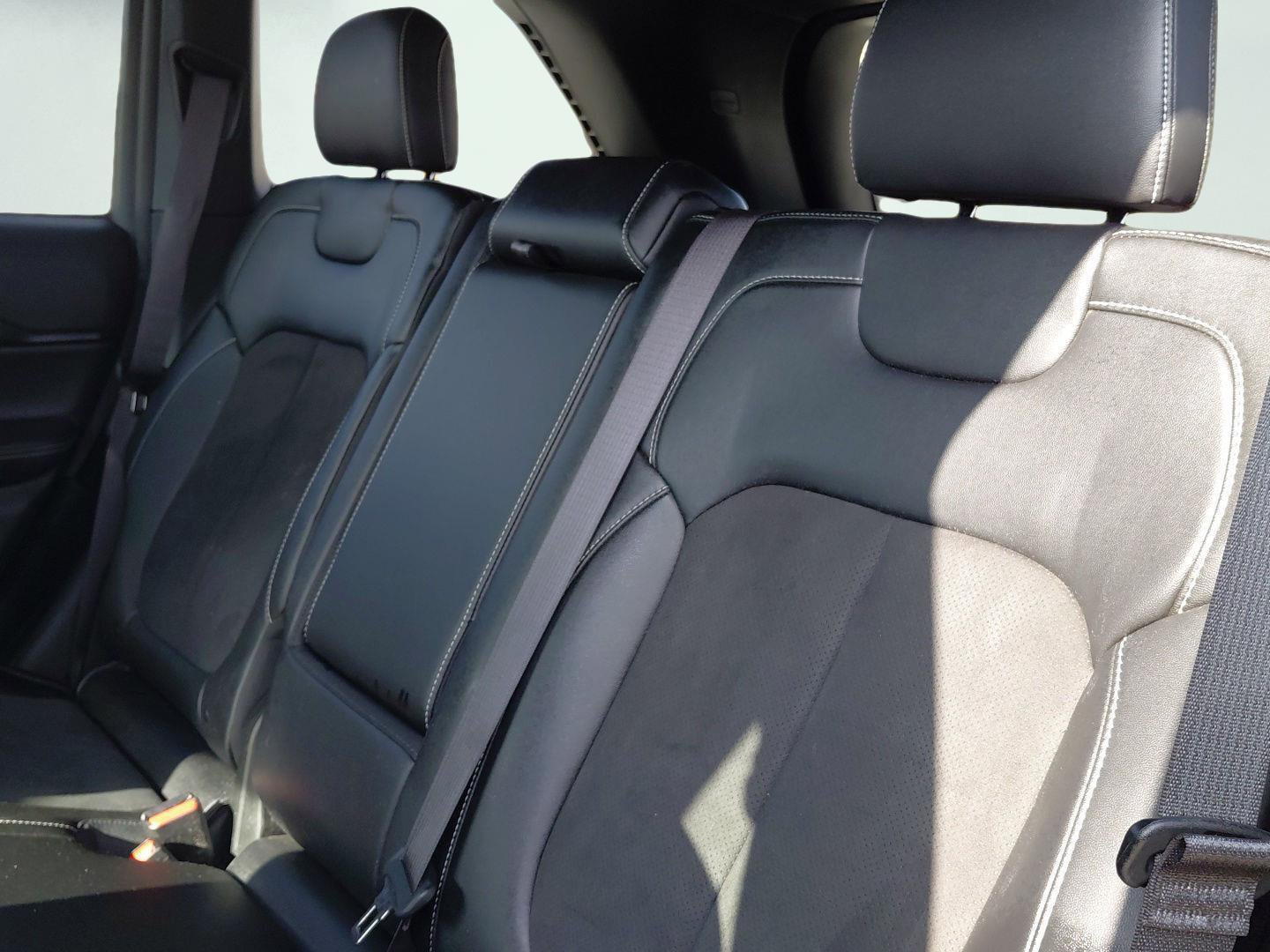 Used 2023 Jeep Grand Cherokee Altitude image 50