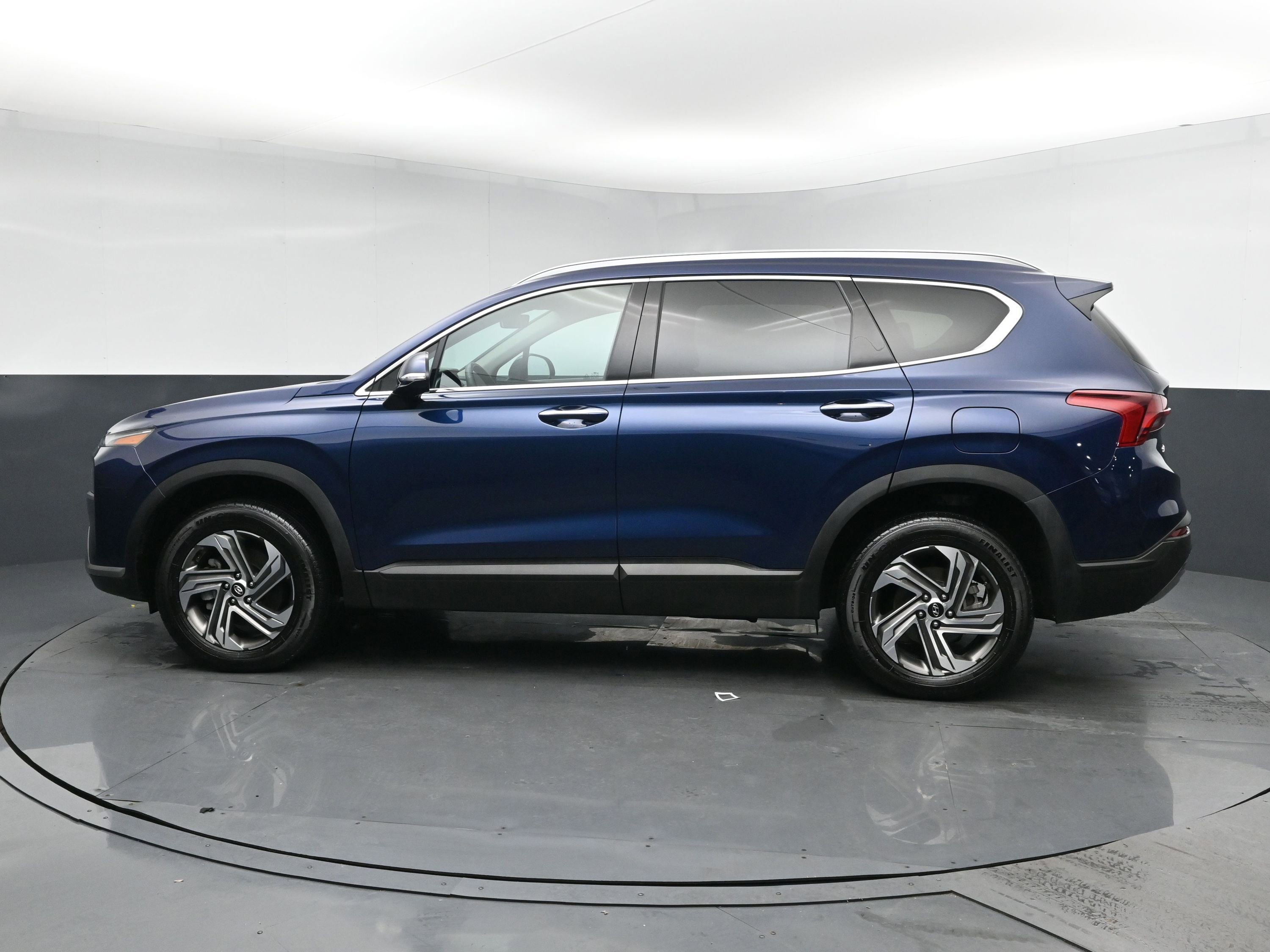 Used 2023 Hyundai Santa Fe SEL image 4