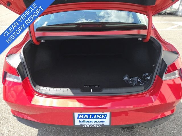 Used 2023 Hyundai Elantra SEL w/ Convenience Package FWD image 5