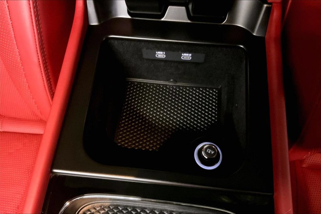 Used 2022 Bentley Bentayga AWD/4WD image 36