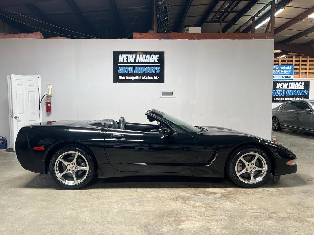 Used 2001 Chevrolet Corvette Convertible w/ Preferred Equipment Group2 RWD image 2