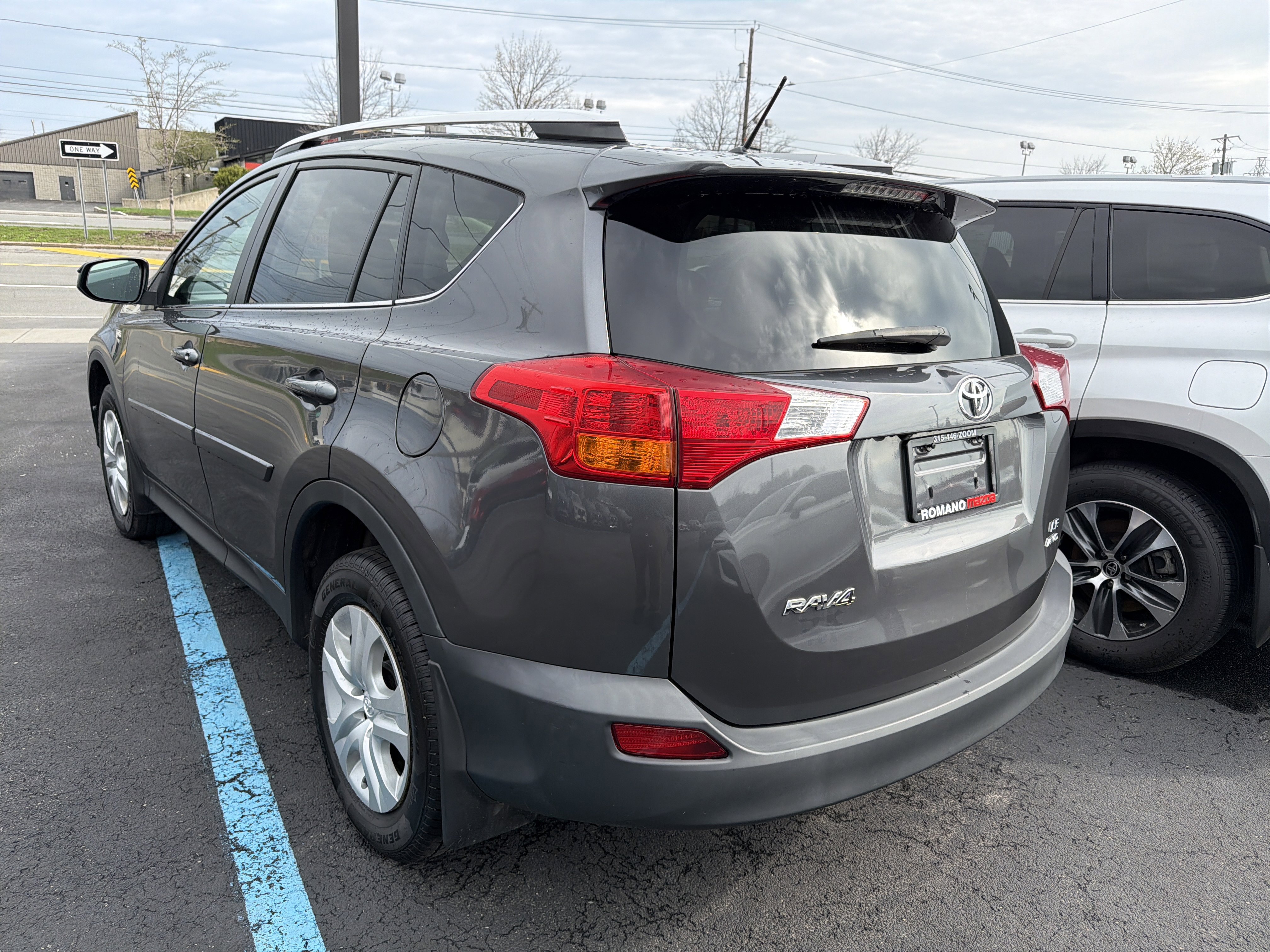 Used 2015 Toyota RAV4 LE image 5