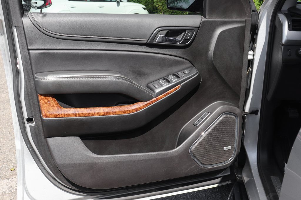 Used 2020 Chevrolet Suburban Premier RWD image 17
