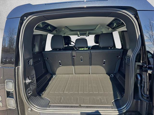New 2026 Land Rover Defender 110 S AWD/4WD image 12