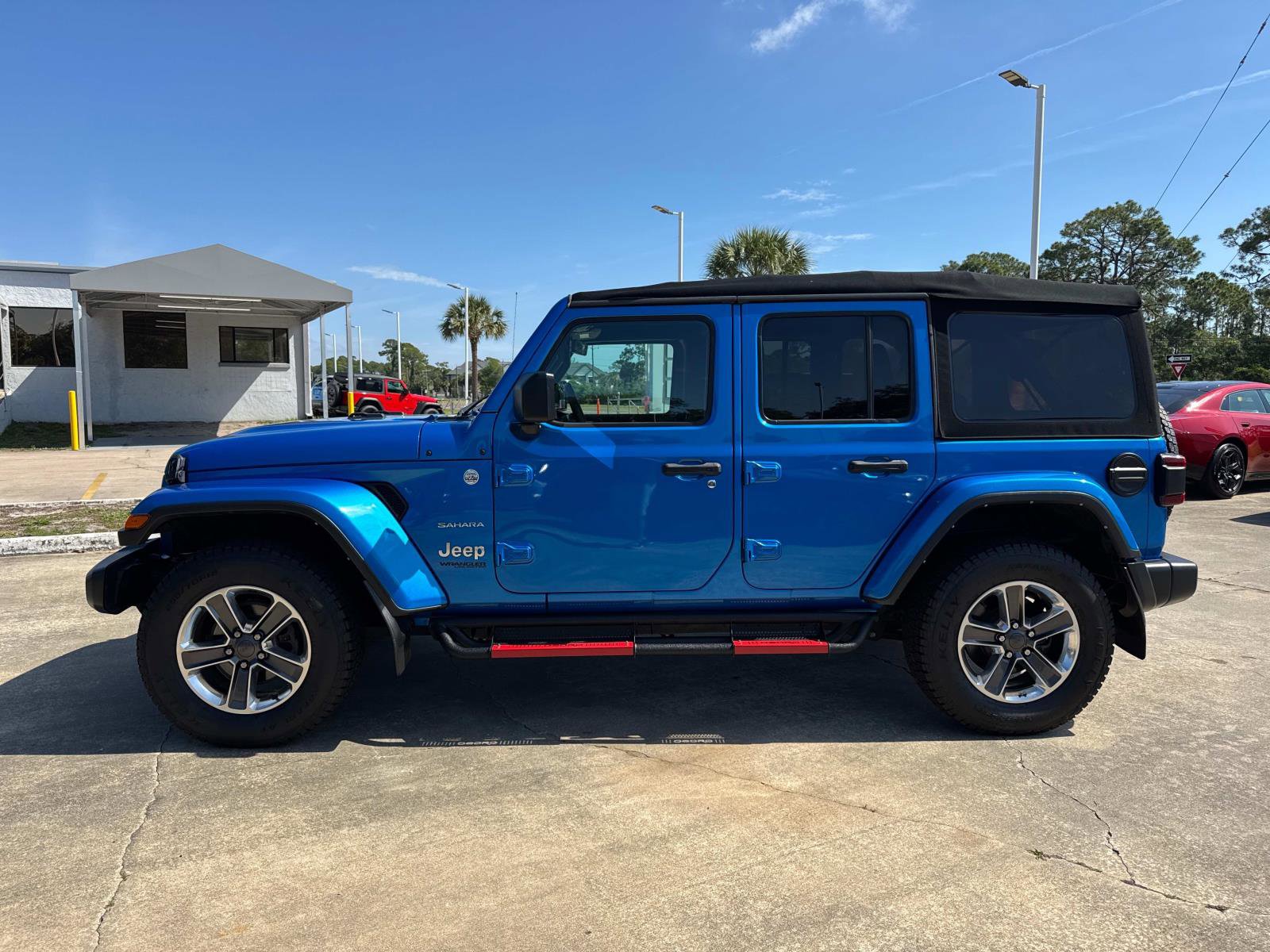 Used 2021 Jeep Wrangler Unlimited Sahara AWD/4WD image 6