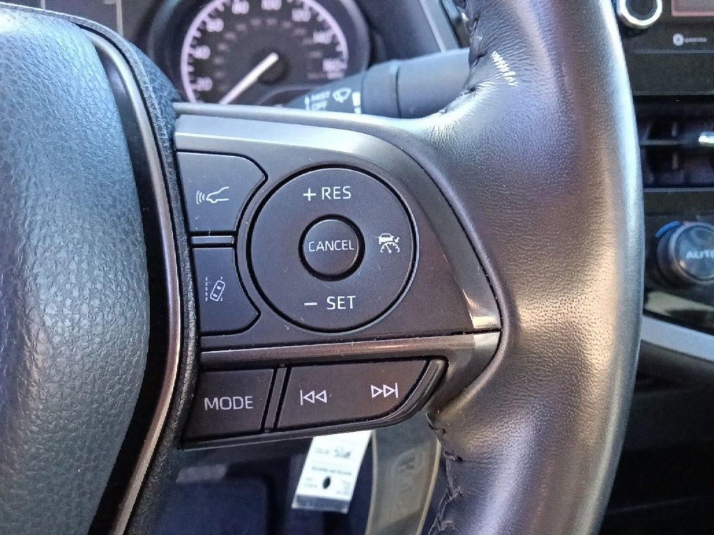 Used 2024 Toyota Camry SE image 19